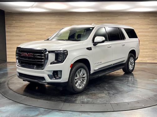 White Frost Tricoat 2023 GMC Yukon XL SLT