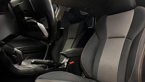 Crystal White Pearl 2019 Subaru Crosstrek 2.0i Premium