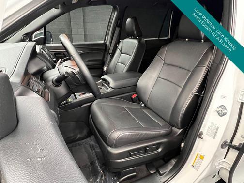 Platinum White Pearl 2024 Honda Passport AWD EX-L