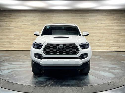 Super White 2021 Toyota Tacoma TRD Sport