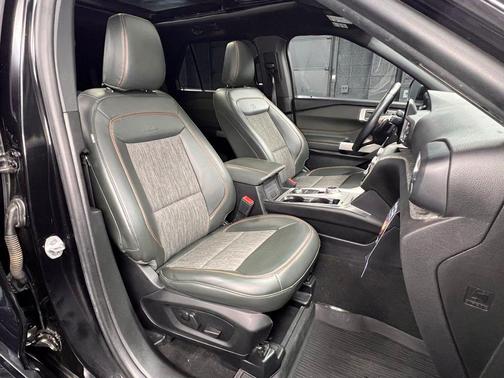 Agate Black Metallic 2023 Ford Explorer Timberline