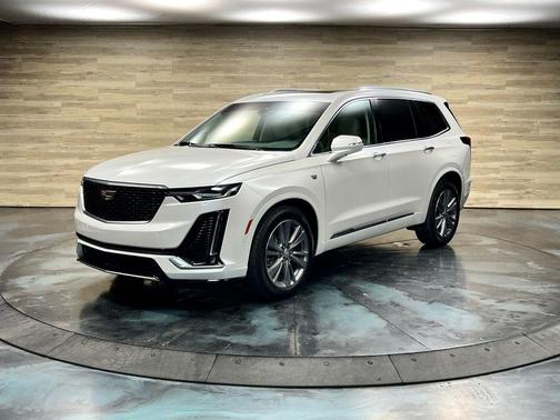 Crystal White Tricoat 2025 Cadillac XT6 Premium Luxury FWD