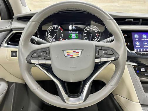 Crystal White Tricoat 2025 Cadillac XT6 Premium Luxury FWD