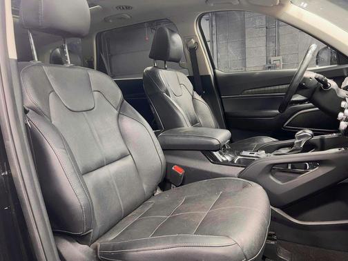 Ebony Black 2023 Kia Telluride SX