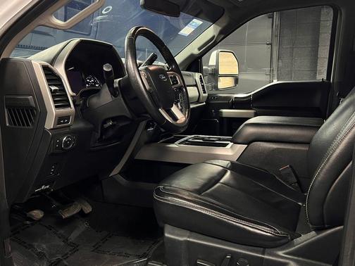 Oxford White 2020 Ford F-250 Lariat