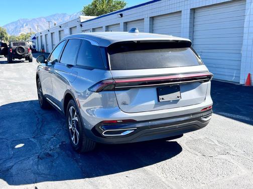 Lustrous Gray Metallic Clearcoat 2024 Lincoln Nautilus Premiere