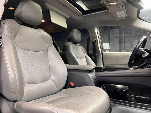 Predawn Gray Mica 2022 Toyota Sienna Limited