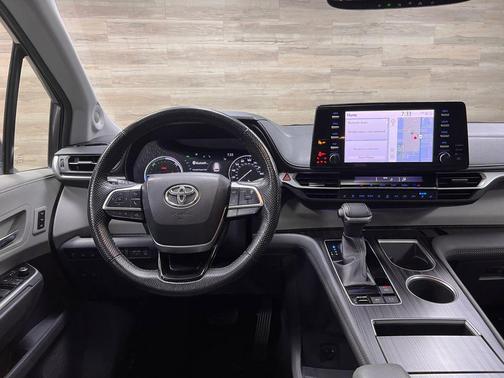 Predawn Gray Mica 2022 Toyota Sienna Limited