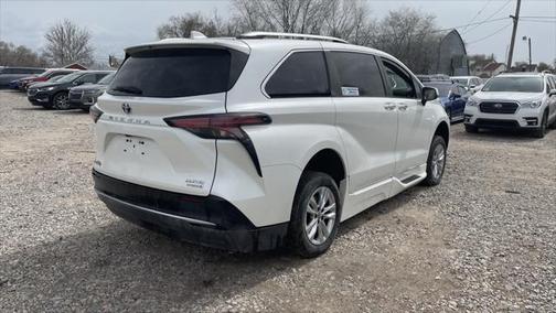 2021 Toyota Sienna Limited 7-Passenger