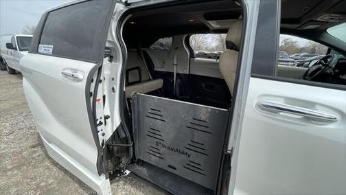 2021 Toyota Sienna Limited 7-Passenger