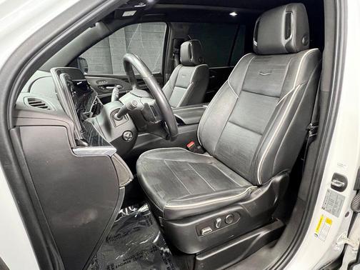 Crystal White Tricoat 2023 Cadillac Escalade Sport