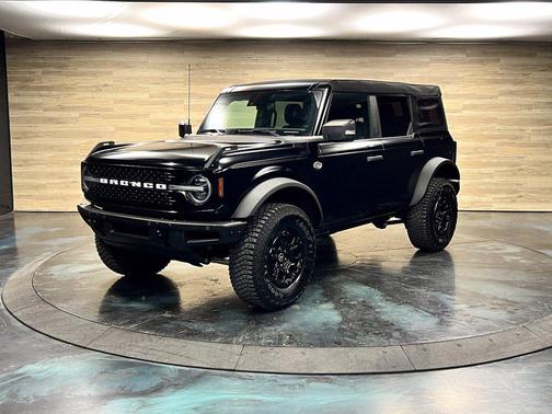Shadow Black 2023 Ford Bronco Wildtrak