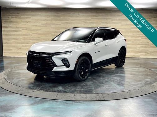 Iridescent Pearl Tricoat 2025 Chevrolet Blazer RS