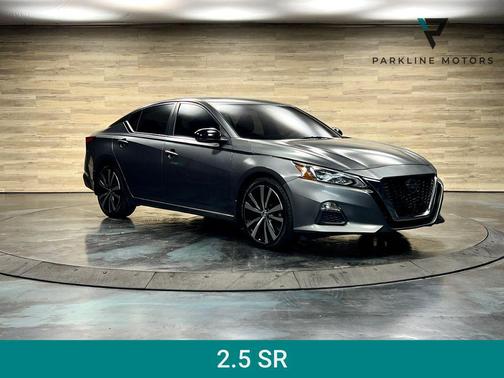 Gun Metallic 2021 Nissan Altima SR FWD