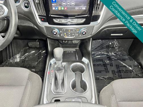 Summit White 2023 Chevrolet Traverse LT Cloth
