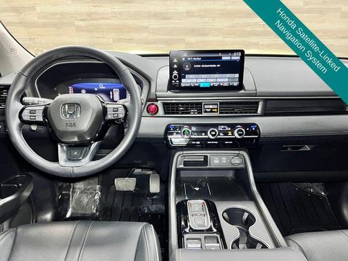 Gray 2025 Honda Pilot Elite