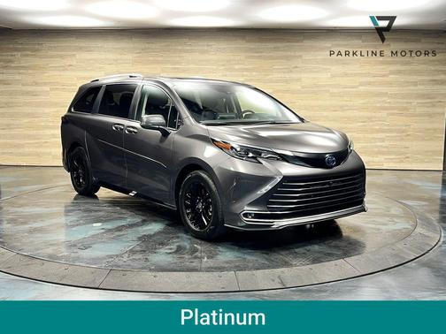 Predawn Gray Mica 2024 Toyota Sienna Platinum