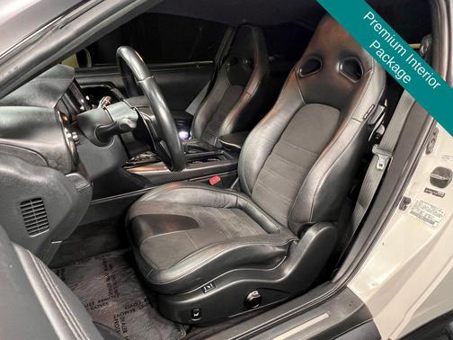 Jet Black Pearl 2020 Nissan GT-R Premium Dual-clutch 6-Speed Transmission