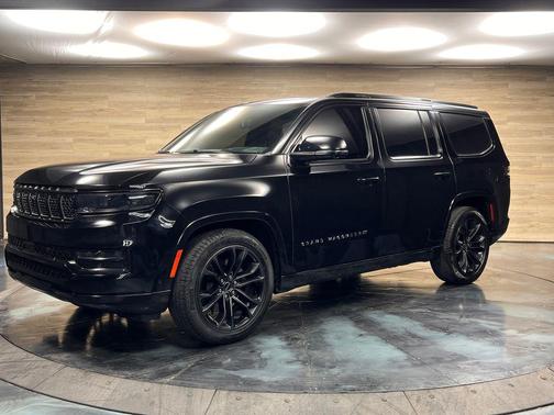 Diamond Black Crystal Pearlcoat 2023 Jeep Grand Wagoneer Obsidian 4x4