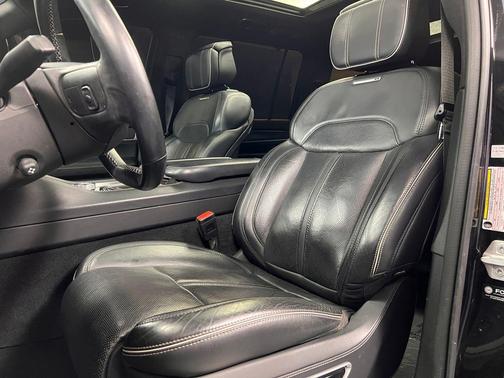 Diamond Black Crystal Pearlcoat 2023 Jeep Grand Wagoneer Obsidian 4x4