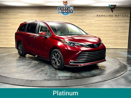 Ruby Flare Pearl 2025 Toyota Sienna Platinum