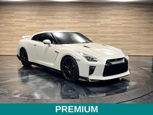 Pearl White Tricoat 2020 Nissan GT-R Premium Dual-clutch 6-Speed Transmission