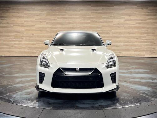 Pearl White Tricoat 2020 Nissan GT-R Premium Dual-clutch 6-Speed Transmission