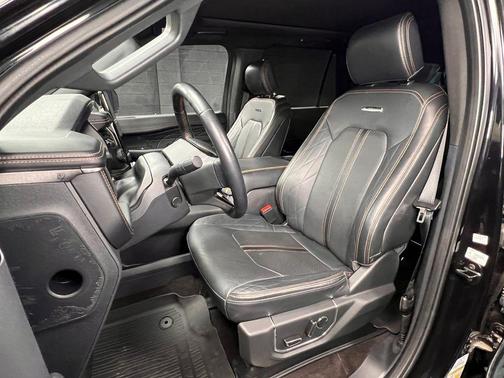 Agate Black Metallic 2023 Ford Expedition Max Platinum