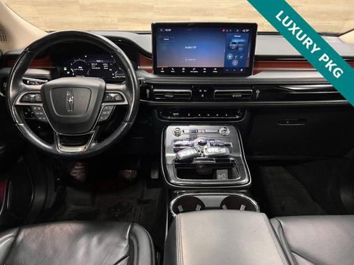 Infinite Black Metallic Clearcoat 2023 Lincoln Nautilus Reserve