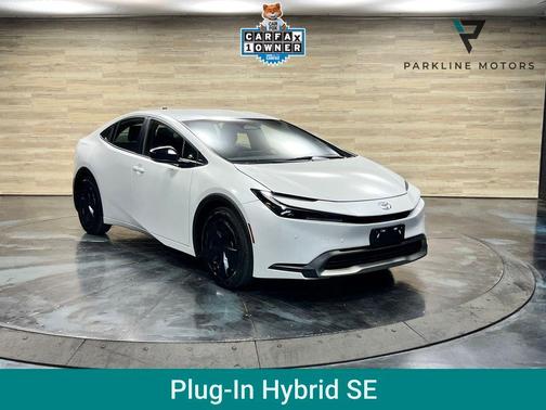 Wind Chill Pearl 2026 Toyota Prius Plug-In Hybrid SE