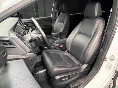 Platinum White Pearl 2024 Honda Odyssey Sport