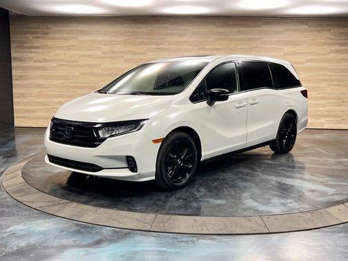 Platinum White Pearl 2024 Honda Odyssey Sport