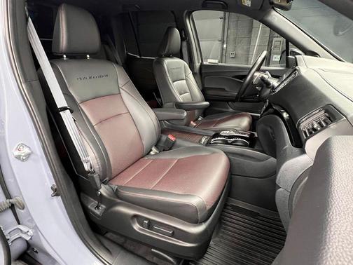 Crystal Black Pearl 2023 Honda Ridgeline Black