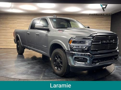 Billet Silver Metallic Clearcoat 2022 RAM 2500 Laramie Crew Cab 4x4 8' Box
