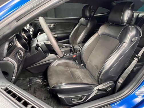 Shadow Black 2017 Ford Shelby GT350 Base