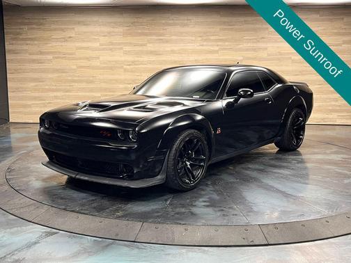 Sinamon Stick 2022 Dodge Challenger R/T Scat Pack Widebody