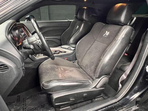 Sinamon Stick 2022 Dodge Challenger R/T Scat Pack Widebody