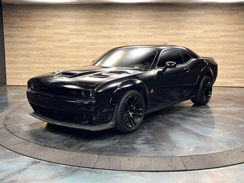 Sinamon Stick 2022 Dodge Challenger R/T Scat Pack Widebody