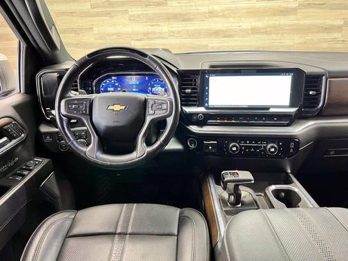 Iridescent Pearl Tricoat 2024 Chevrolet Silverado 1500 High Country