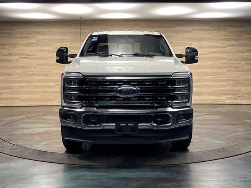 Star White Metallic Tri-Coat 2024 Ford F-350 Lariat