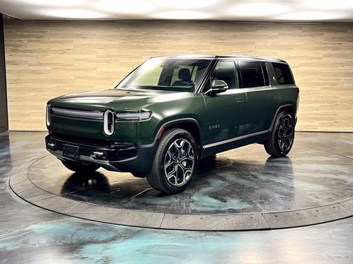 Forest Green 2026 Rivian R1S Performance Dual Motor Max Pack