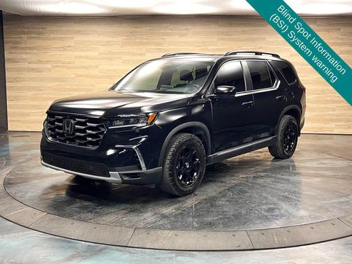 Crystal Black Pearl 2025 Honda Pilot TrailSport