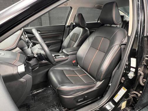 Super Black Clearcoat 2022 Nissan Altima SR FWD