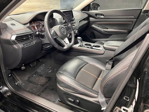 Super Black Clearcoat 2022 Nissan Altima SR FWD