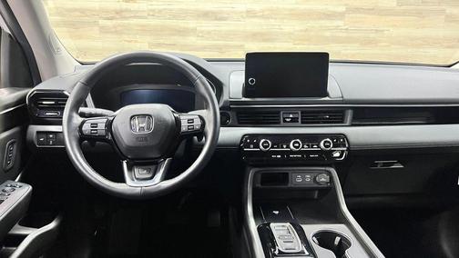 Platinum White 2025 Honda Pilot Elite