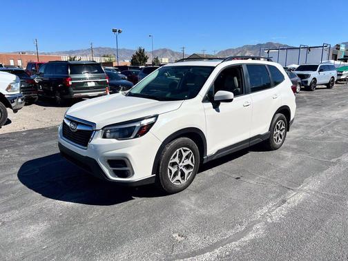 Crystal White Pearl 2021 Subaru Forester Premium