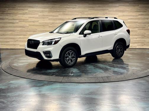 Crystal White Pearl 2021 Subaru Forester Premium