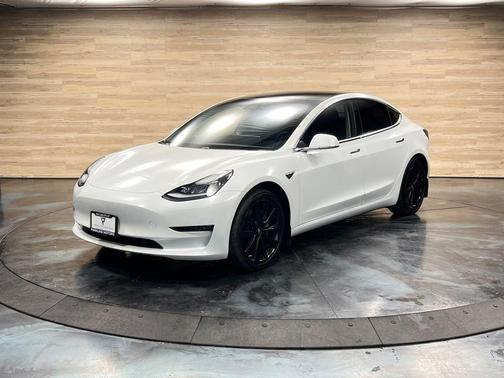Pearl White Multi-Coat 2020 Tesla Model 3 Performance