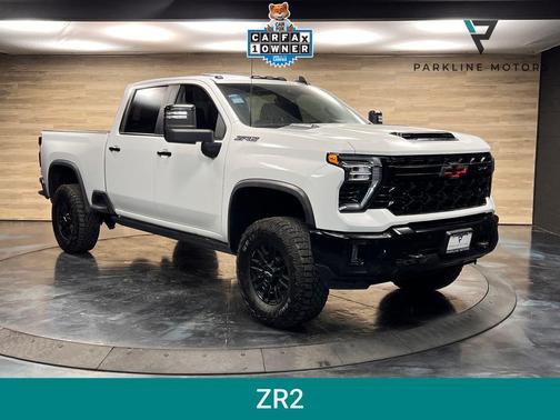 Summit White 2024 Chevrolet Silverado 2500 4WD Crew Cab Standard Bed ZR2