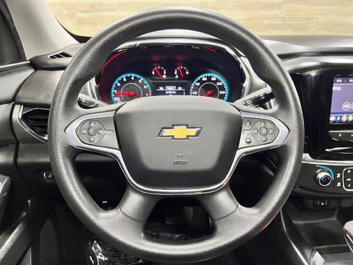 Satin Steel Metallic 2021 Chevrolet Traverse LS